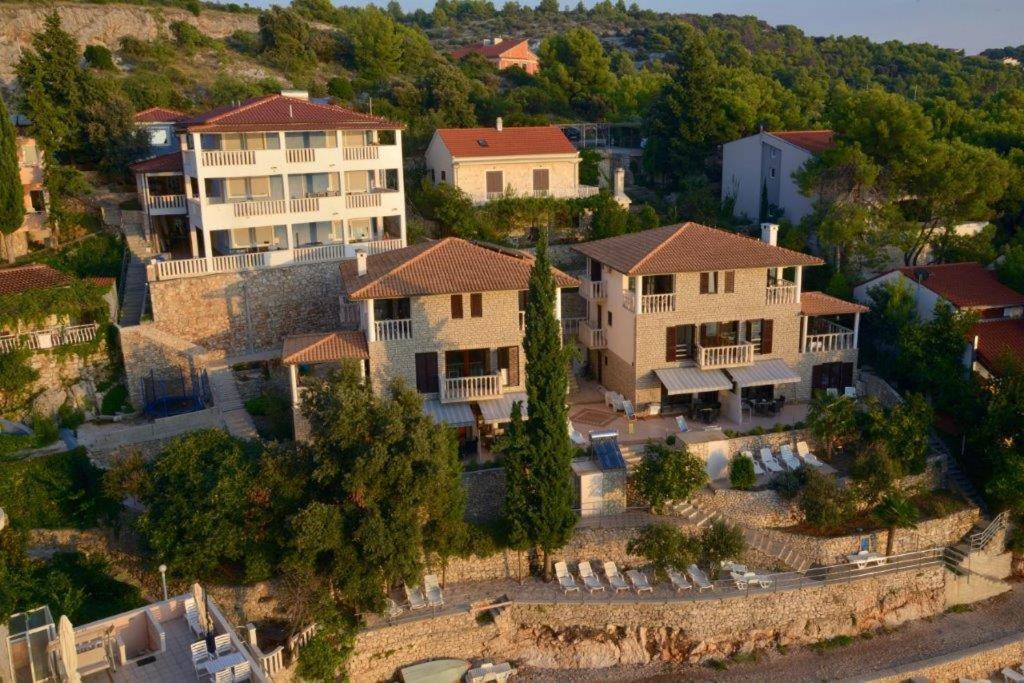 Blue Oasis Aparthotel Primosten Exterior photo